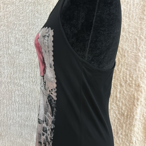 ☺️ Occasion-Racer back Tank Top. Black, pink rose design, Bonjour Paris.size 4. - Picture 3 of 7